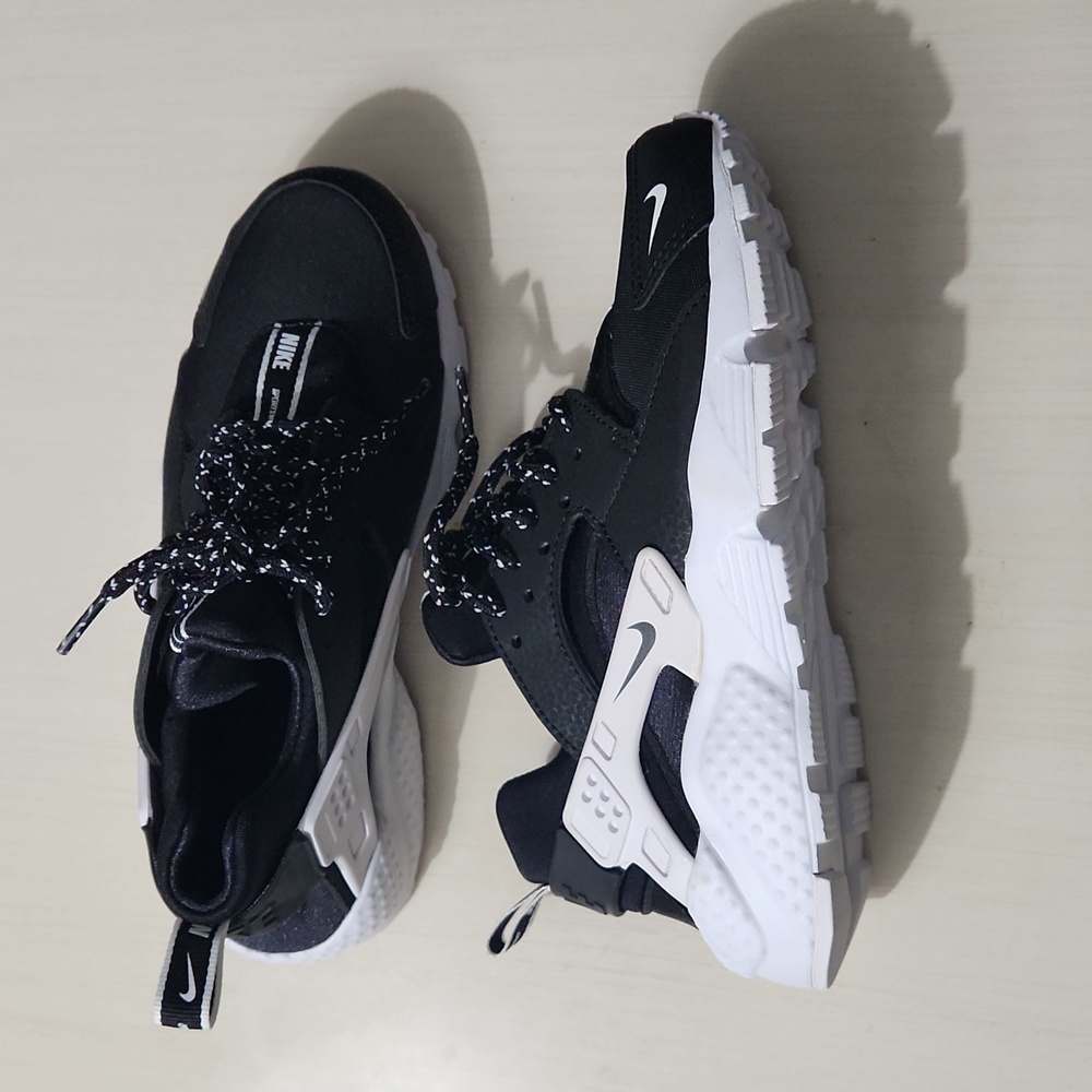 Nike Youth Huarache Sneakers